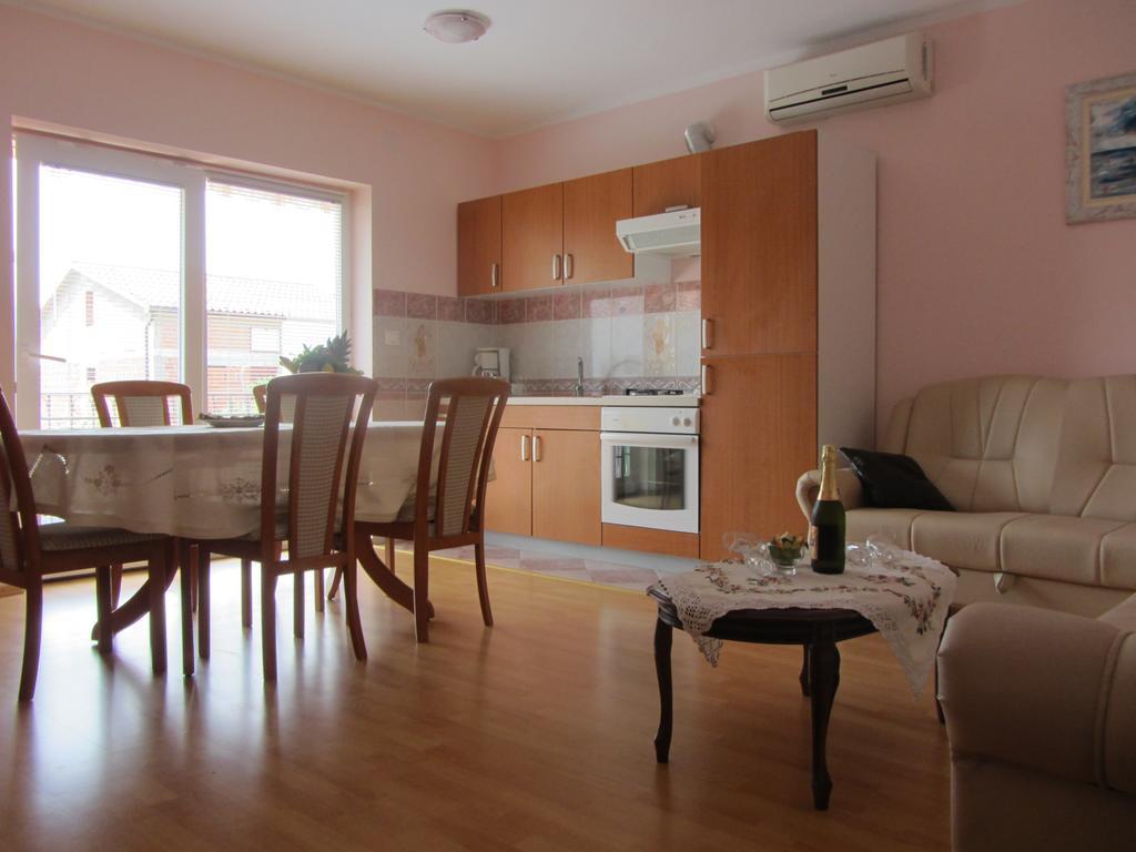 Apartments Dilja مالينسكا المظهر الخارجي الصورة